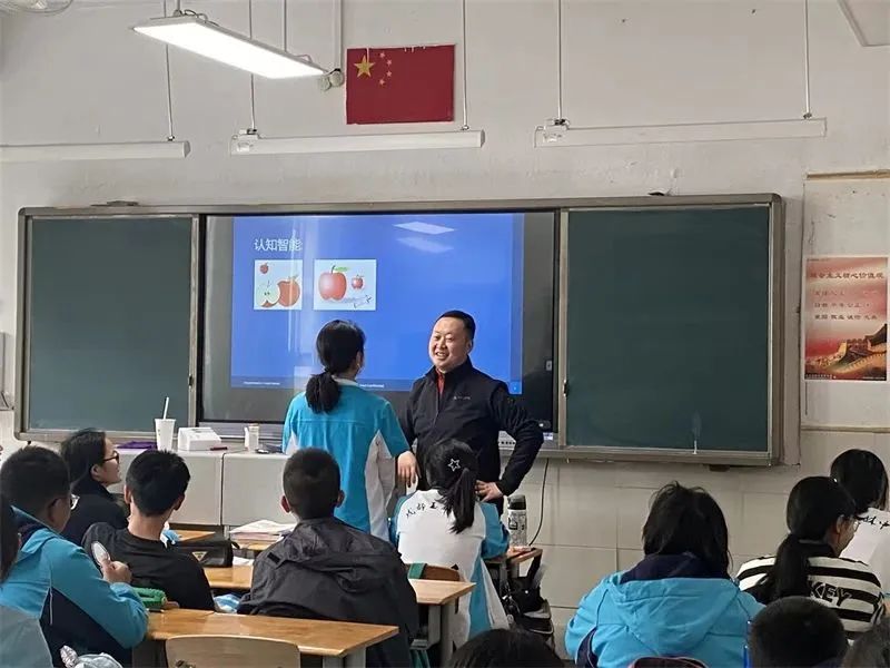 看！人工智能課程進(jìn)校園，掀起科技的“浪花”(圖7)