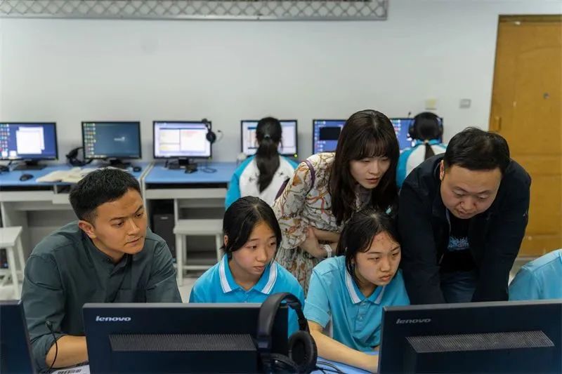 看！人工智能課程進(jìn)校園，掀起科技的“浪花”(圖26)