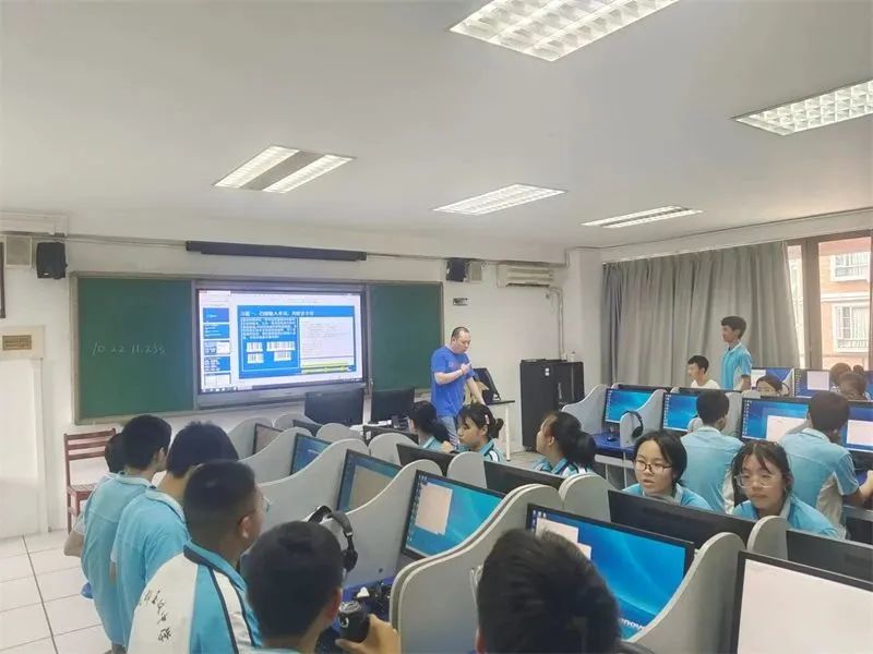 看！人工智能課程進(jìn)校園，掀起科技的“浪花”(圖27)